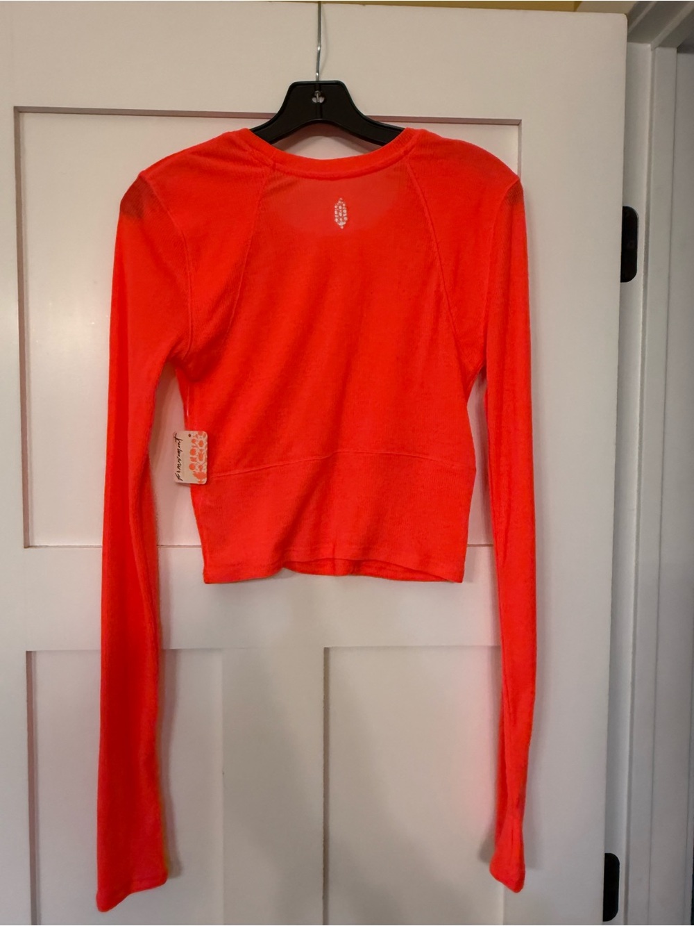 NWT Free People Cropped Long Sleeve Hot Watermelon Size Medium - Picture 2 of 5